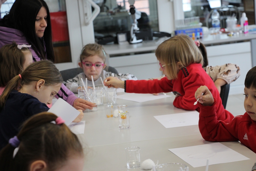 "Palčići" na znanstvenim radionicama POU-a Dugo Selo