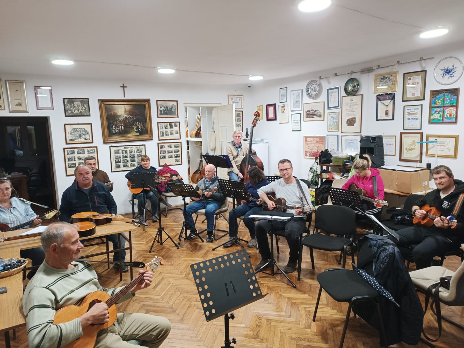 Radionice u organizaciji POU Dugo Selo: Nakon keramičara, glumaca i kreativaca krenuli i tamburaši